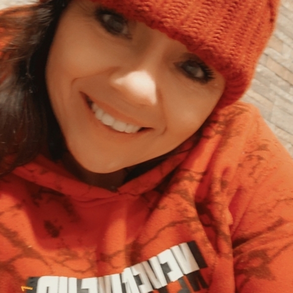 Meet your Posher, Sabrina - Picture 1 of 1